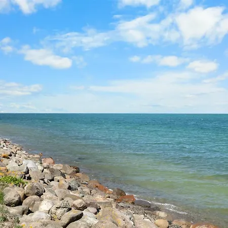 Doris - 150m From The Sea By Interhome