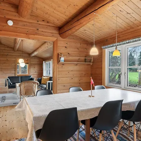 Doris - 150m From The Sea By Interhome